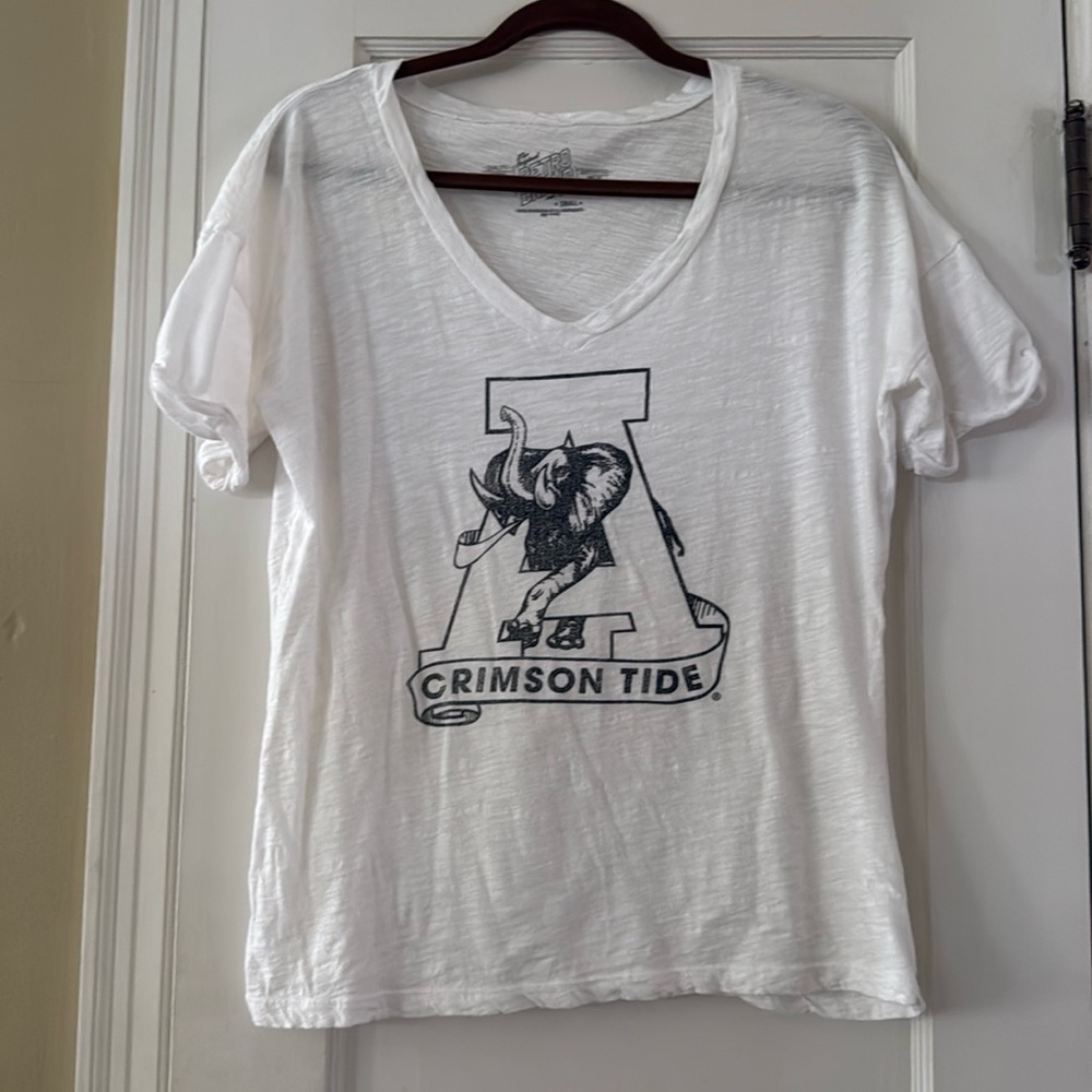 University of Alabama White Retro T-Shirt Elephant A Logo V-Neck Women’s Small
